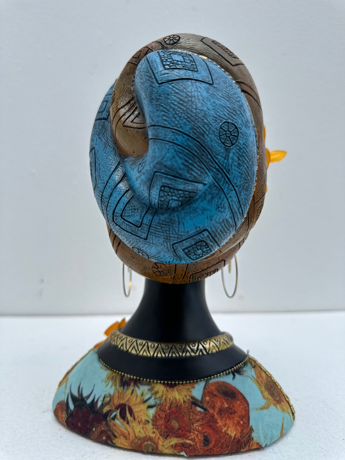 Africa Flower Lady Ornament