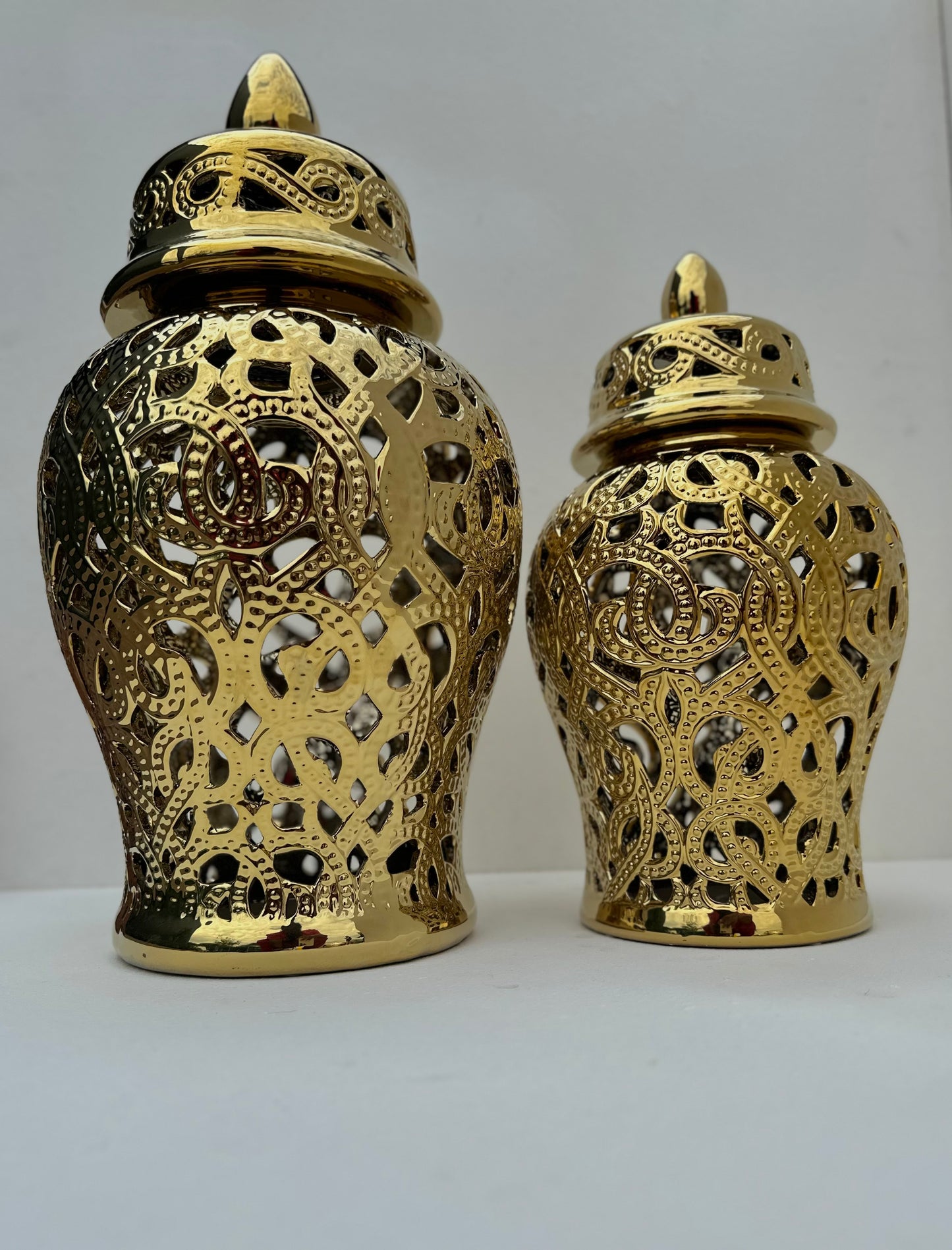 Gold perforated ginger jars (Medium)