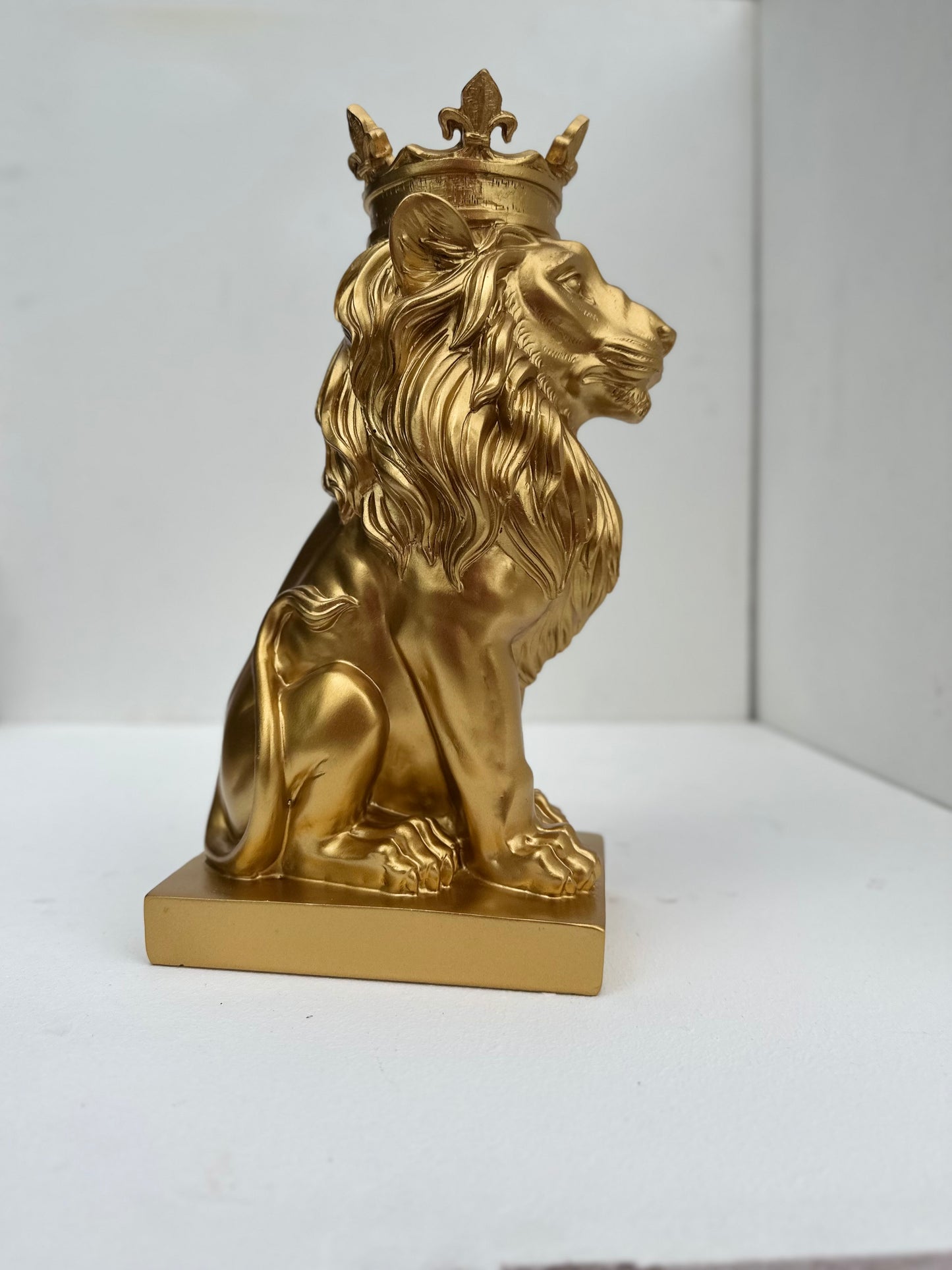Lion with crown