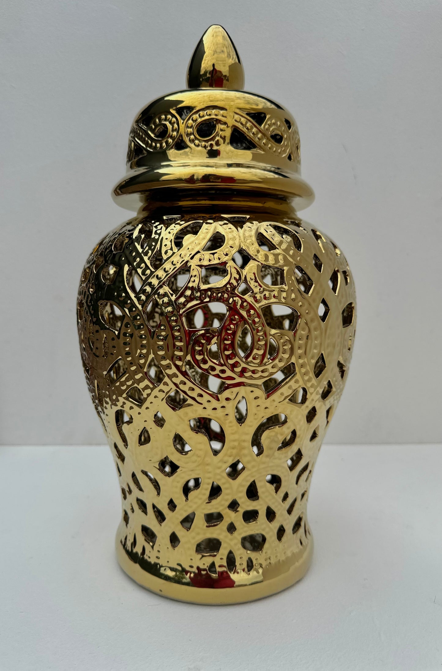 Gold perforated ginger jars (Medium)