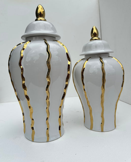 White with gold lines ginger jar (Large)