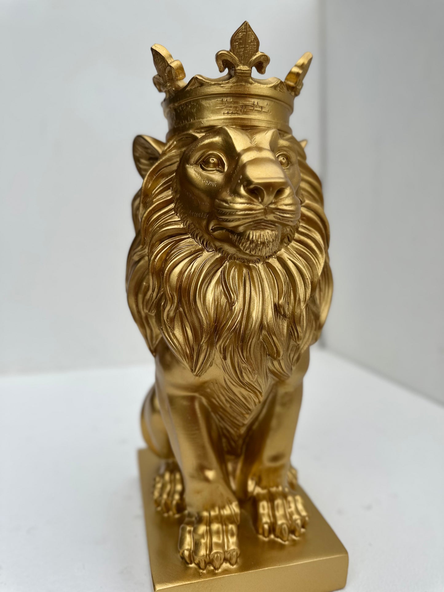 Lion with crown